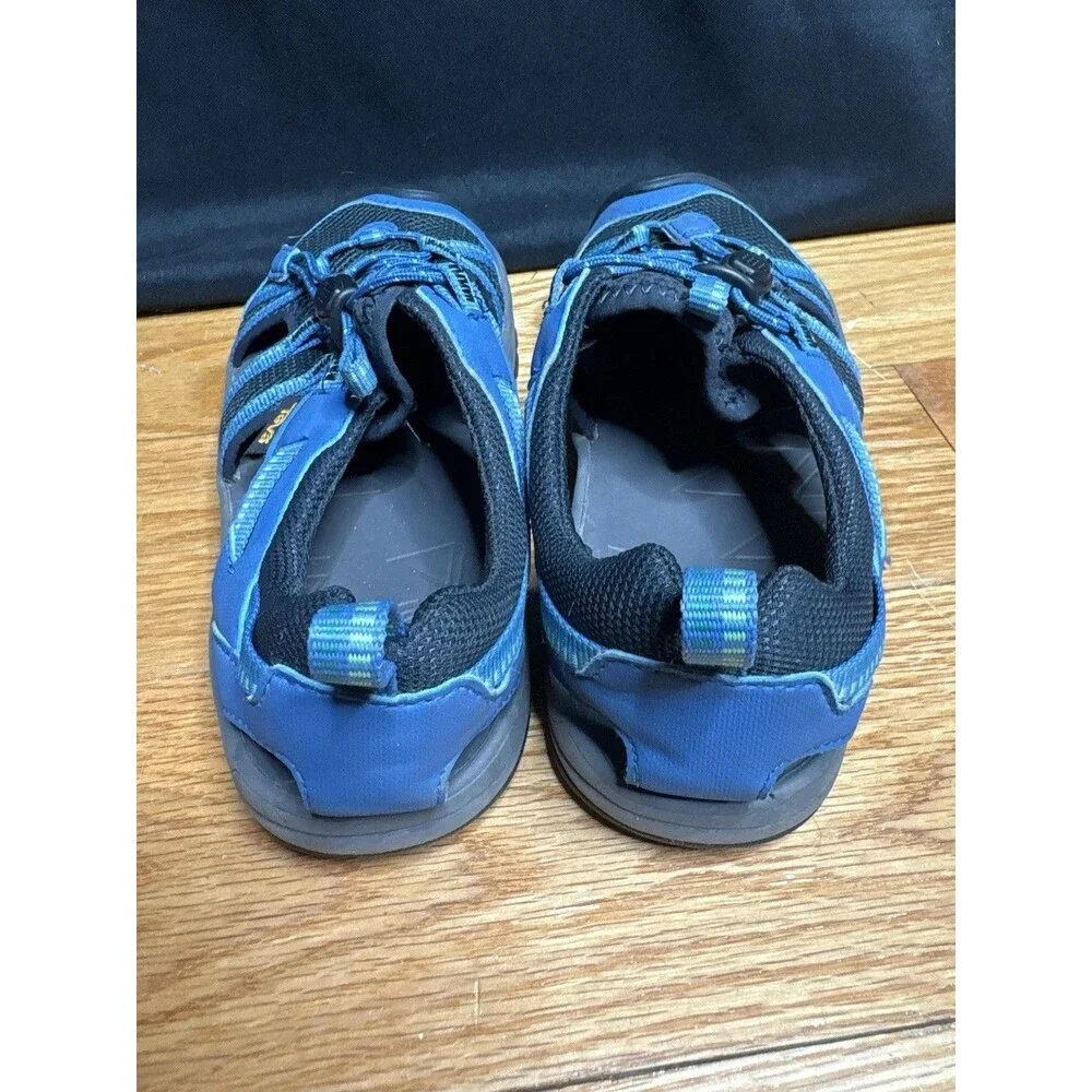 Teva Youth Water Sandals Blue Size 4 Bungee Cord Lace System Closed Toe Outdoors